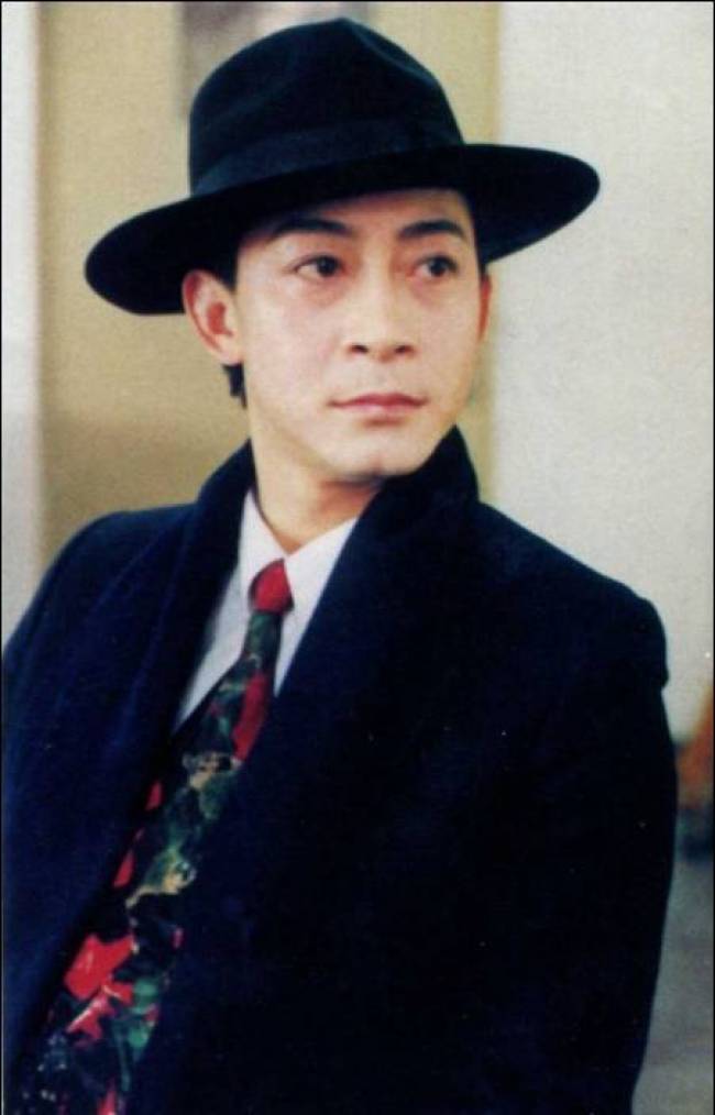 六小龄童和妻子一起出演西游记,六小龄童拍西游记和谁谈恋爱