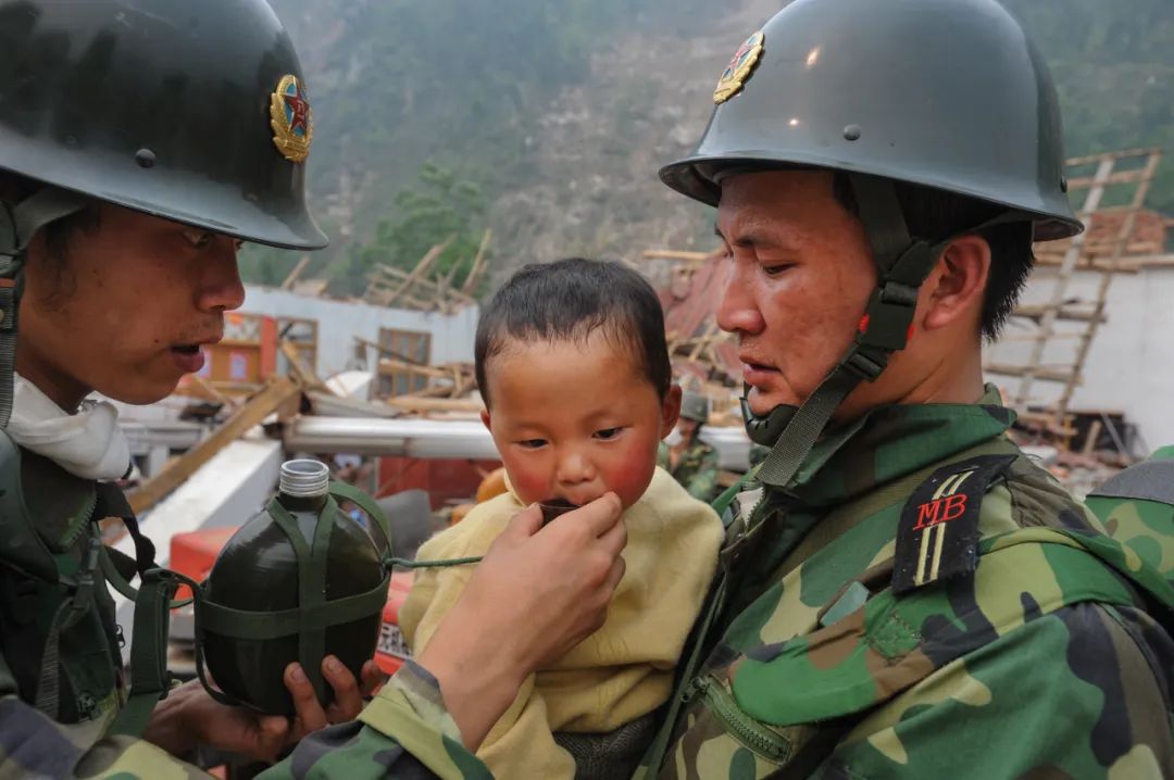 汶川地震13周年这些画面让人泪目,汶川地震感人图片含泪整理