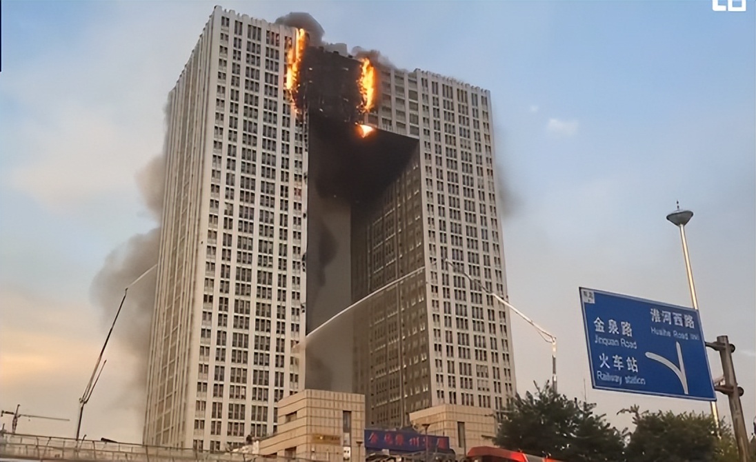 外墙保温材料发生火灾,高层外墙保温火灾扑救