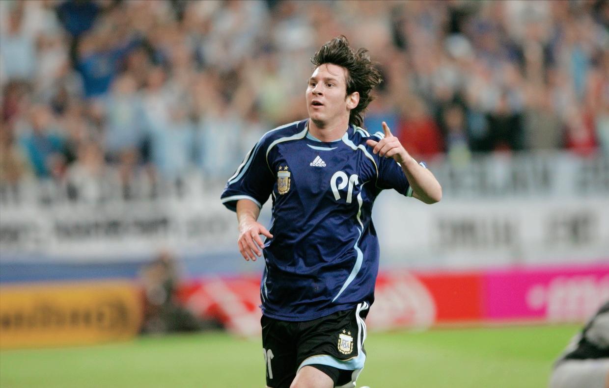 梅西2014年凝望大力神杯一步之遥,2014年梅西不甘和不屈的眼神