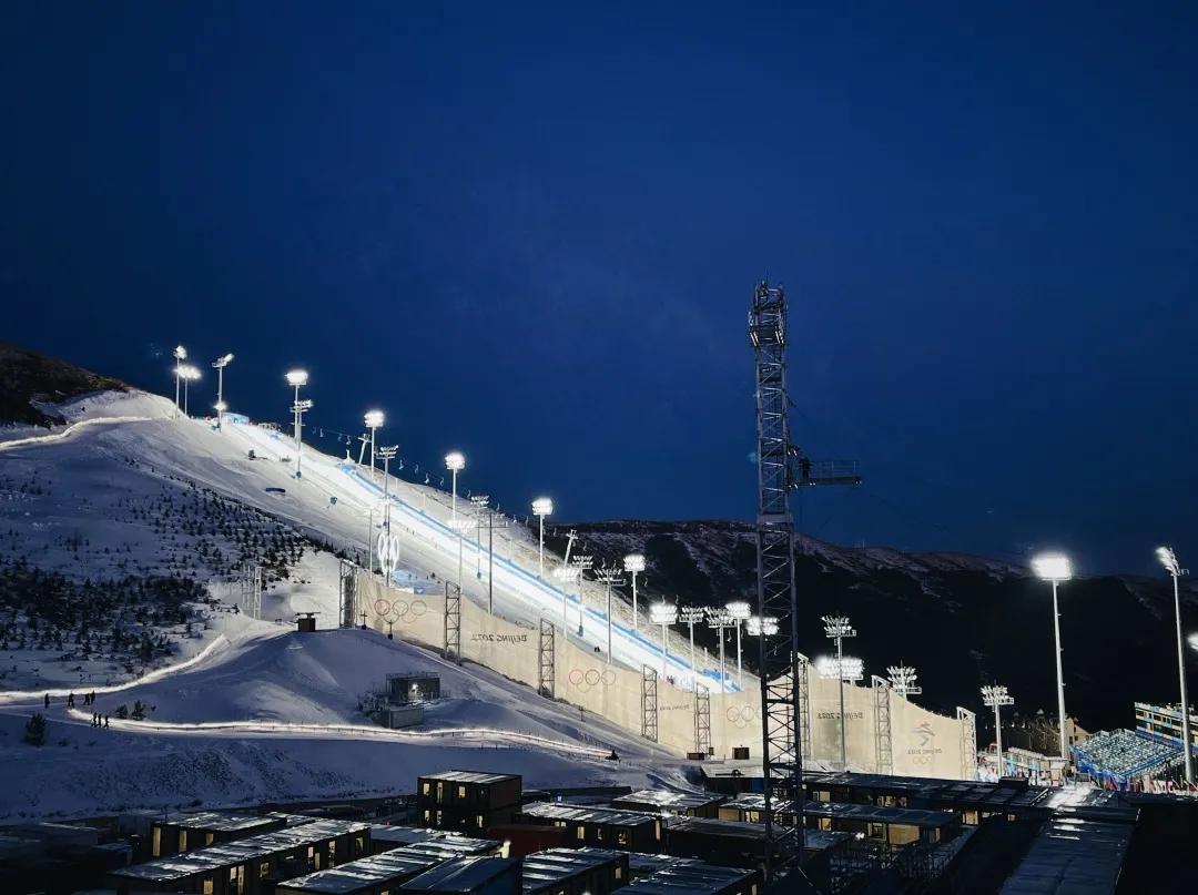 冬奥精彩瞬间集锦解说,冬奥闭幕式精彩瞬间康辉