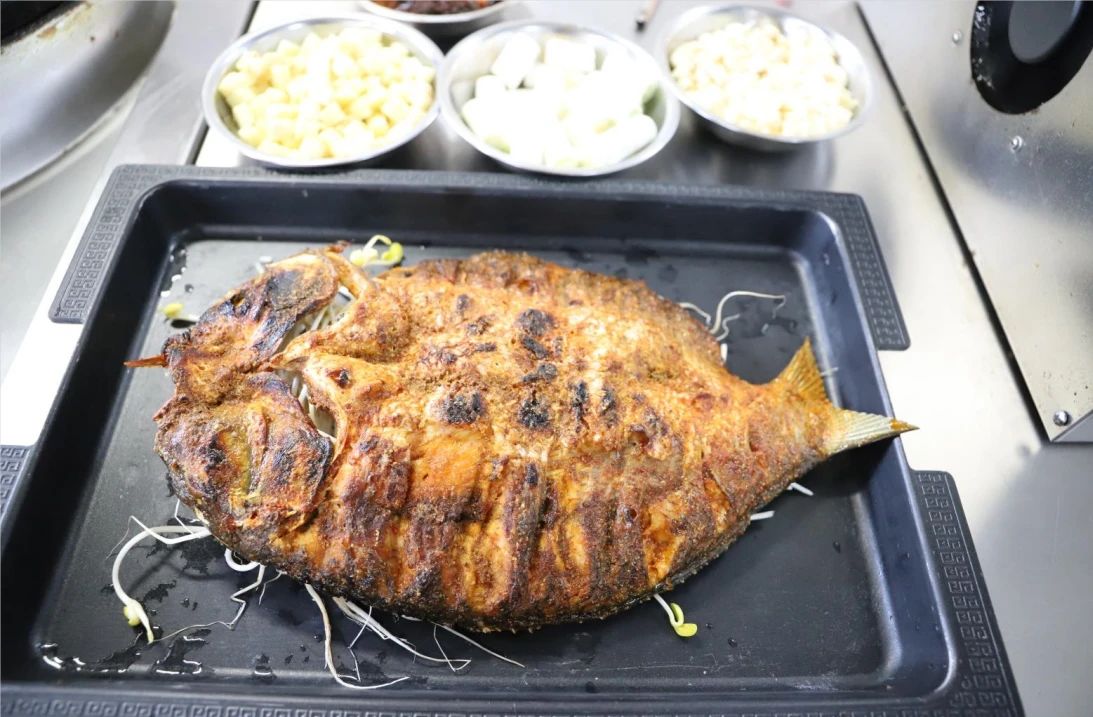 重庆烤鱼怎么做好吃视频教程,家庭烤鱼的做法和配料视频