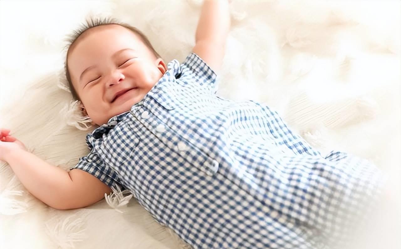 半岁孩子死活不吃奶粉,一岁多宝宝不喝奶要饿着吗