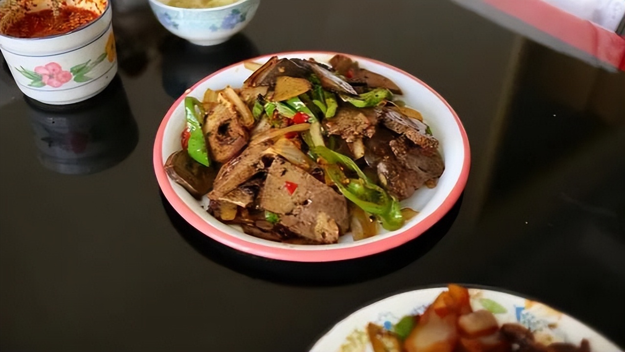 猪身上的这3个部位，宁愿扔了也不要吃！很多人还把它当“宝”