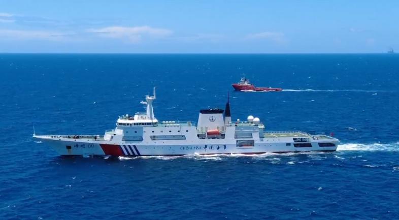 菲律宾再挑事端！海巡173欲拆除浮标遭拦截，海巡09火速驰援