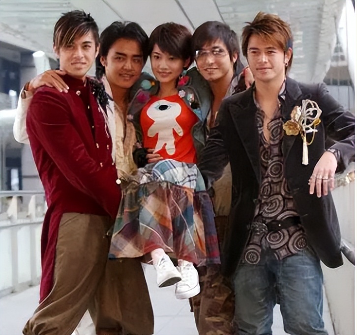 初中生男发型2021流行短发型,初中生发量多头发厚适合什么发型