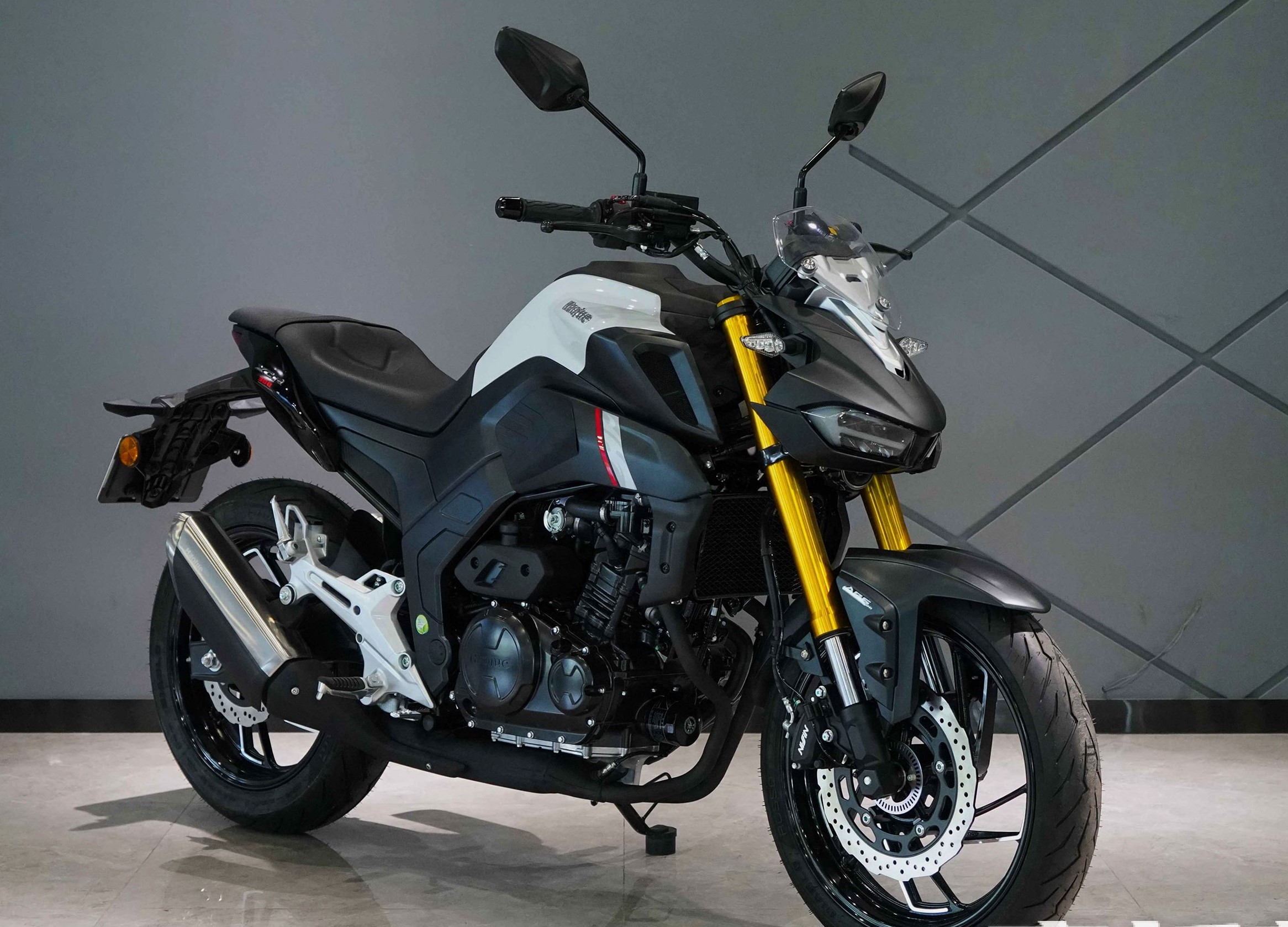 街车推荐1-2万单摇臂,街车推荐1-2万四缸二手