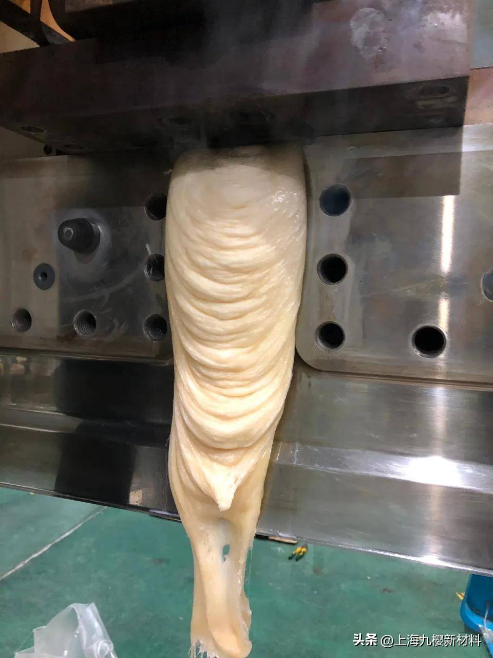 吹膜挤出机螺杆快速清洗方法,挤出机螺杆积碳清洗剂