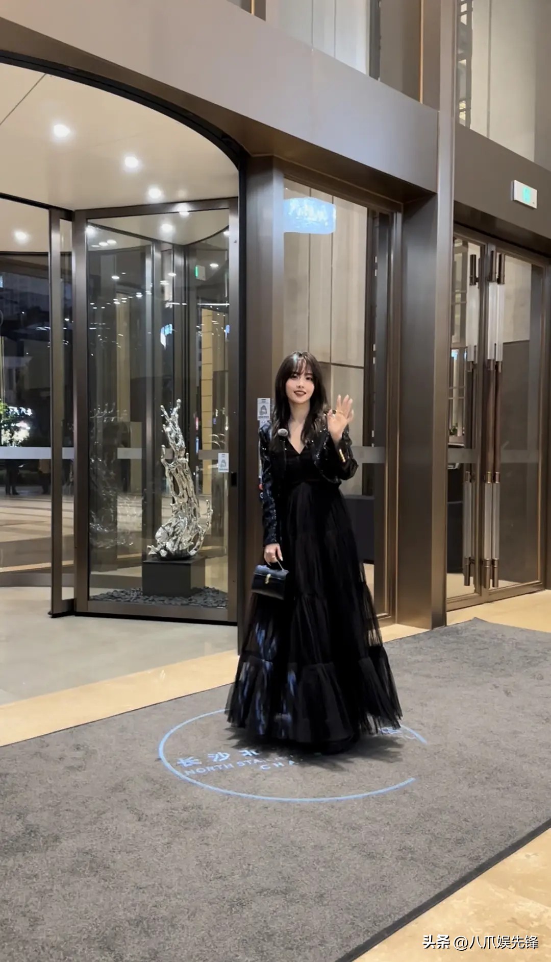 浪姐龚琳娜舞台,龚琳娜浪姐出场介绍