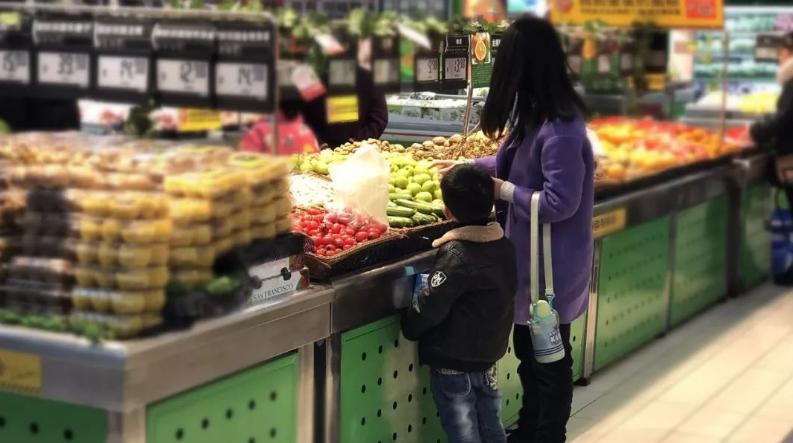 超市里的猫腻和潜规则,超市收银员说漏嘴视频