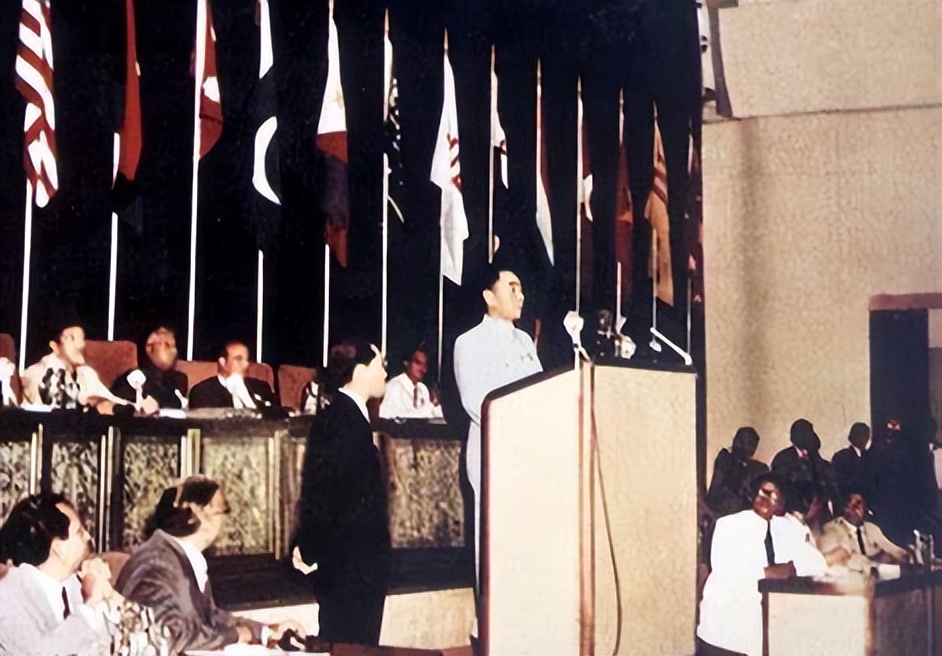 1968，巴基斯坦没钱修路，毛主席直接拨款5亿，如今才知真高明