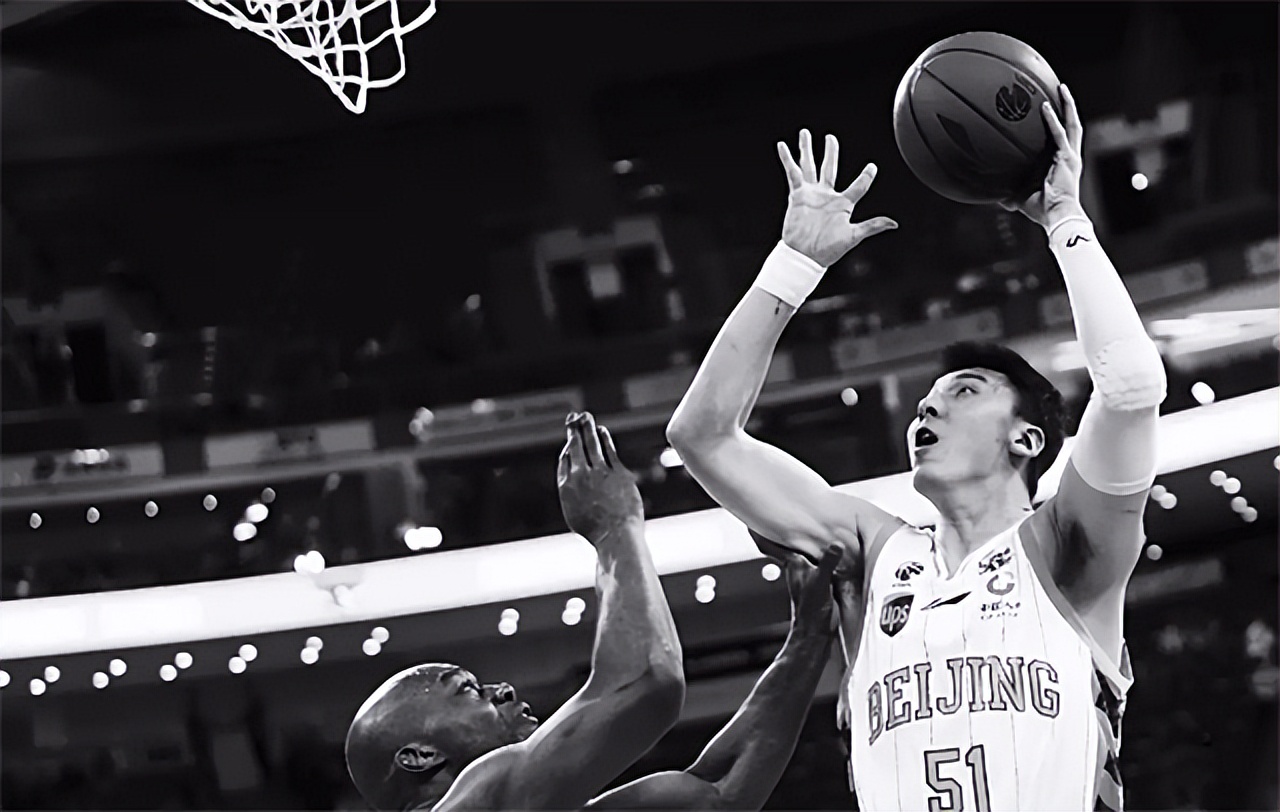 闵鹿蕾重回主场含泪怀念吉喆,首钢队吉喆去世视频