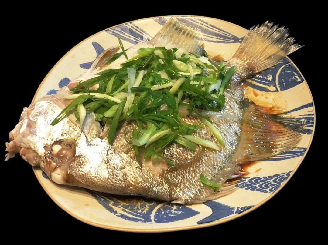 潮爸家4月3日午餐记录，品尝湛江美味海鱼，清蒸鸡笼鲳