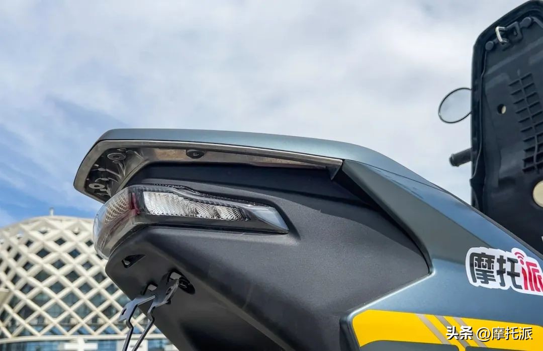 五羊本田u-gogt版电摩,五羊本田u-go电摩和电轻摩区别