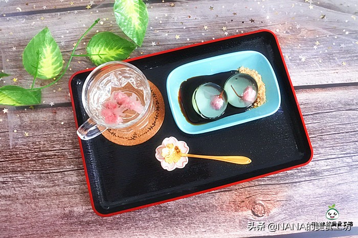 水信玄饼和樱花茶,高颜值的日式甜品,让你足不出户也能赏樱花
