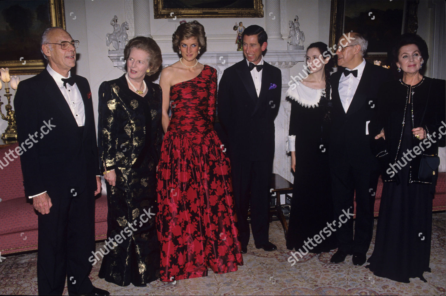 戴安娜王妃礼服大合集,戴安娜王妃最美的衣服