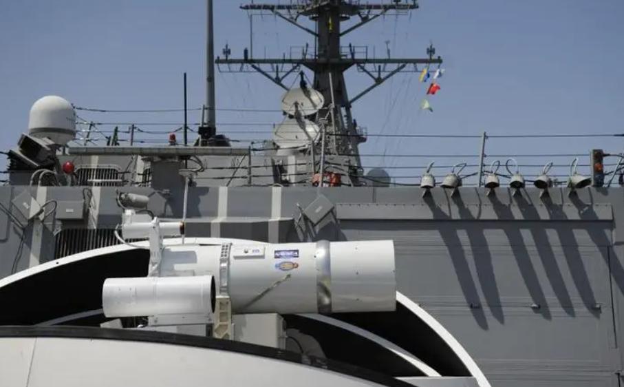 美国阿利伯克3和中国055比较,美国伯克级驱逐舰和055哪个强