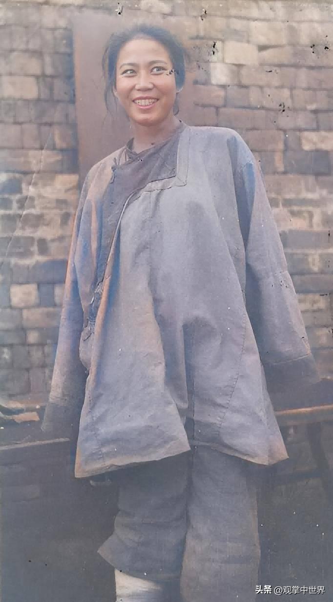 21张真实又罕见的老照片，阴毛假发工作者，我怀疑他用错地方了3