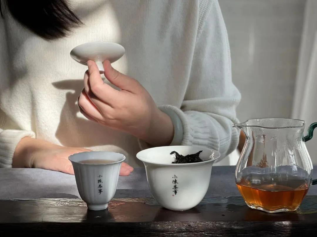 咸味、骨架感、喝起来像油，你永远想象不到，岩茶圈还有多少奇葩