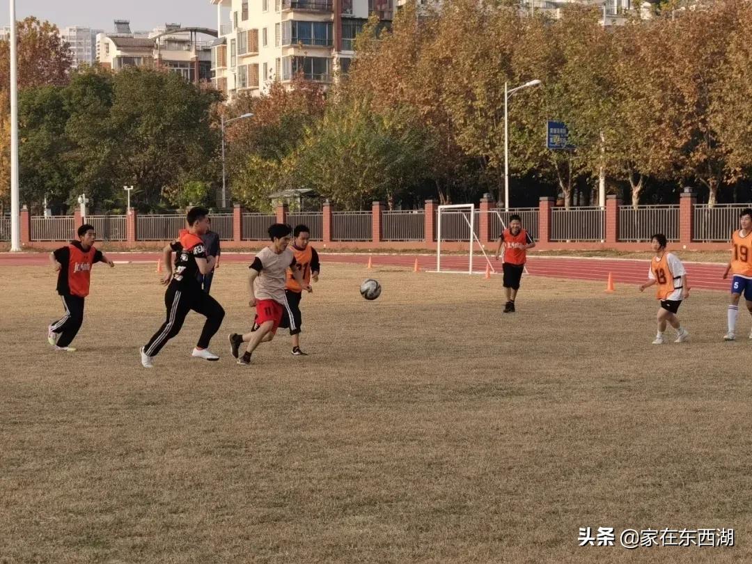 “双减”之下,恒大学校、吴家山二中举办足球友谊赛丰富校园生活