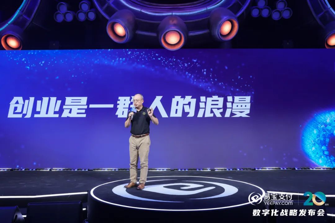 浠栫敤姣忓紶闈㈠瓟璁茶堪鐪熷疄鏁呬簨,浠栫敤鐓х墖璁板綍宸ㄥ彉