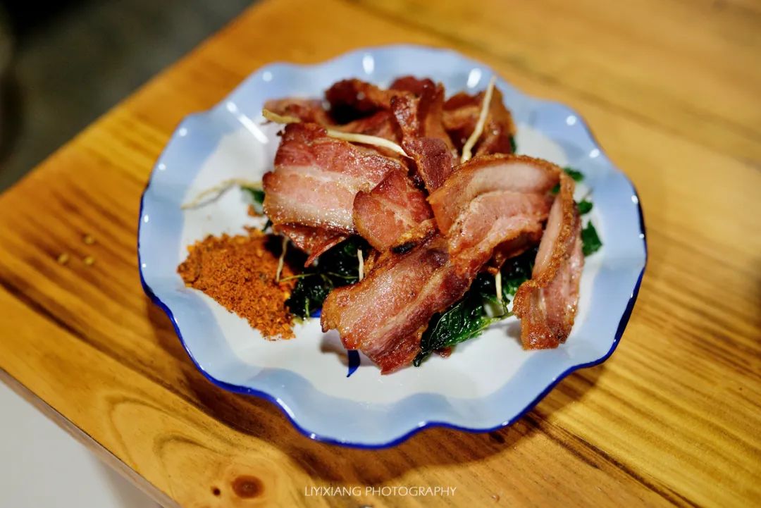 丽江旅游十大特色美食介绍词简短,丽江旅游美食美景照片