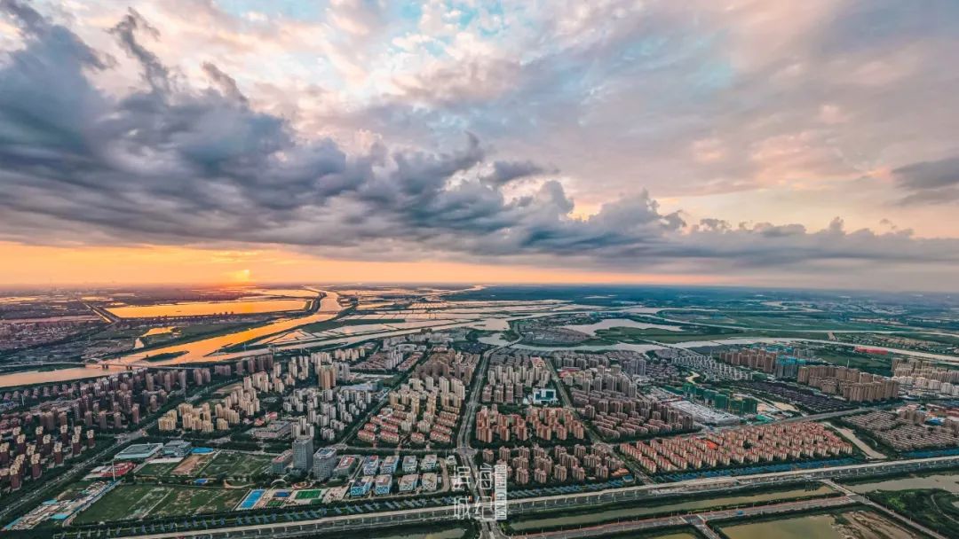 越夜越美丽完整视频,越夜越美丽流光溢彩