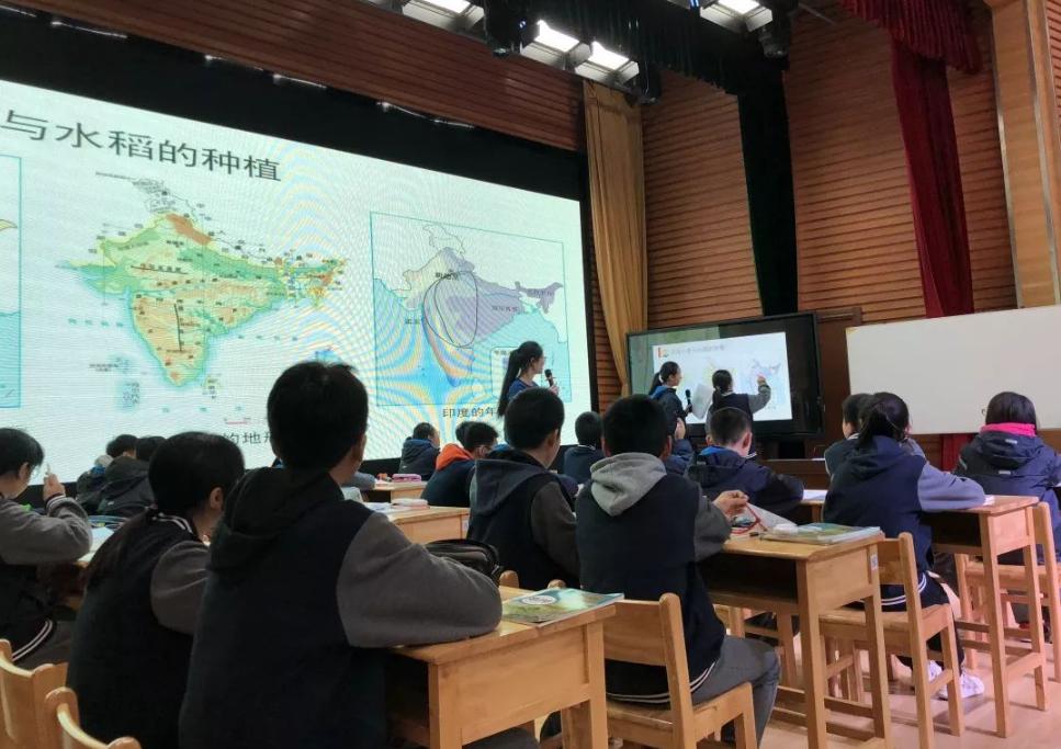 张雪峰建议选男生学文还是学理,张雪峰推荐平民学什么
