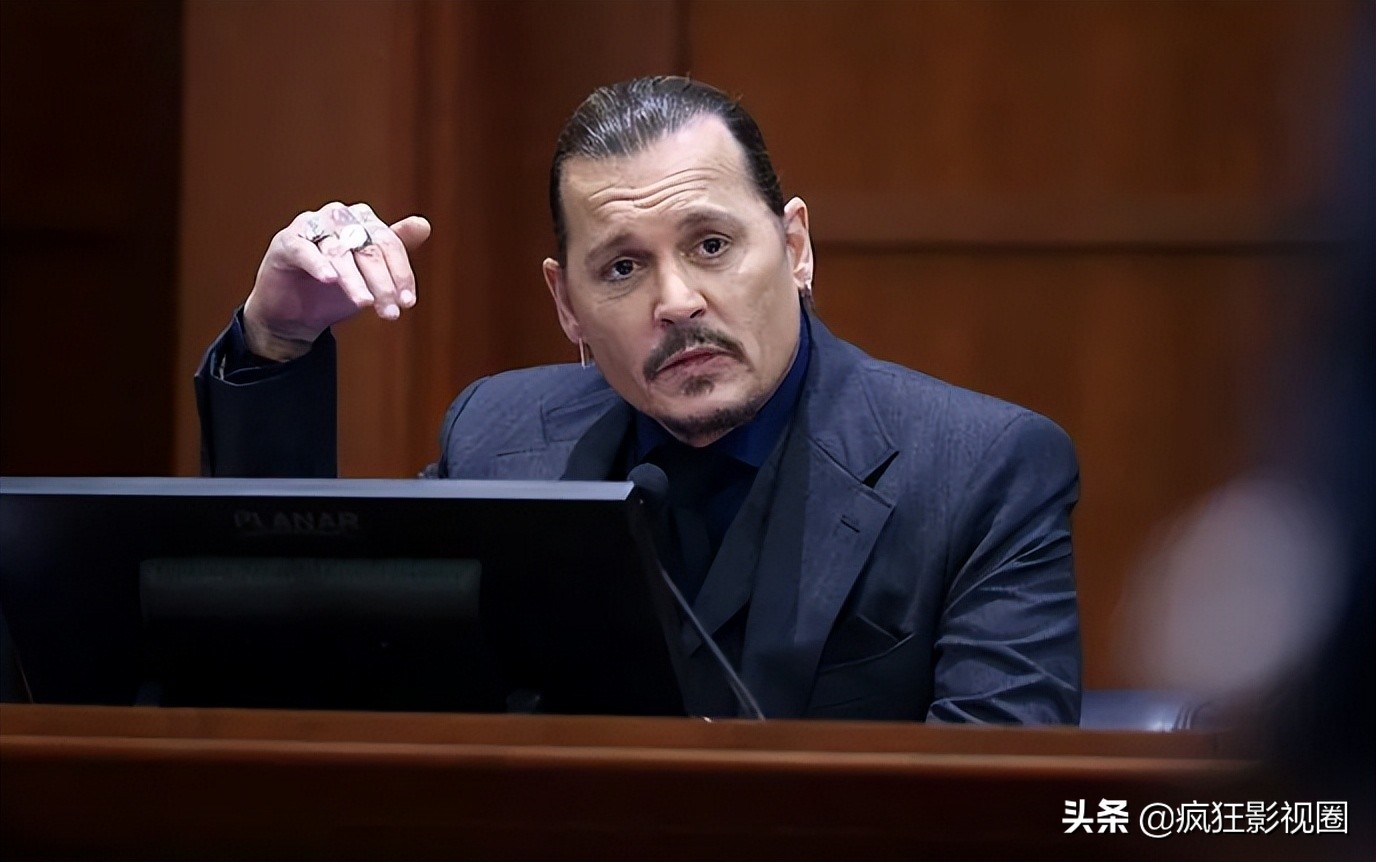 好莱坞不敢封杀，世界首富保驾护航，美国“女海王”要锤爆船长了