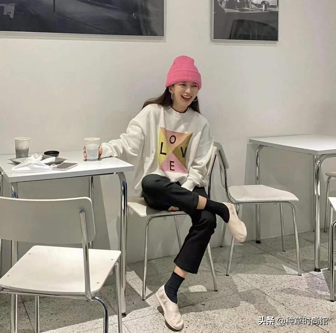 卫衣宽松慵懒风简约款oversize,卫衣分很多种有圆领卫衣连帽卫衣