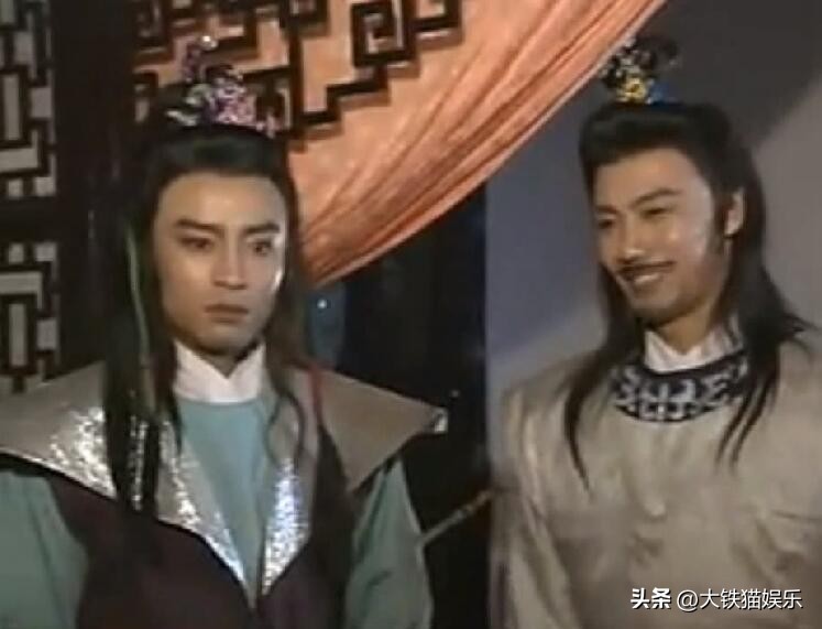 长得显老有多吃亏？这4对明星，年龄不相上下，看脸却像差了辈分