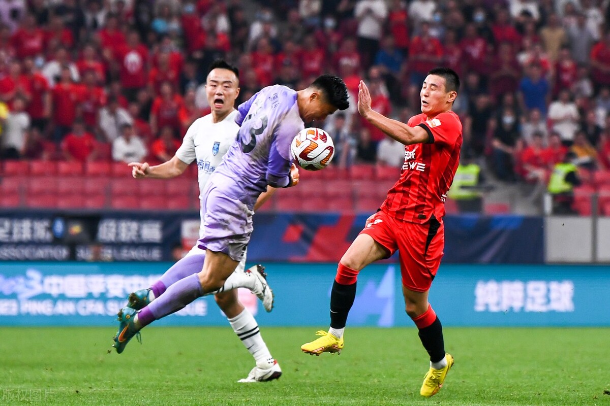 奥斯卡点球双响,南通支云vs上海海港两个点球