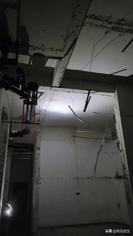 物业神操作!武汉一小区架空层变豪华“会所”