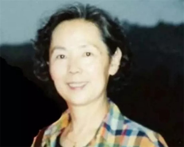 英雄儿女王芳晚年状况,演英雄儿女的王芳现状