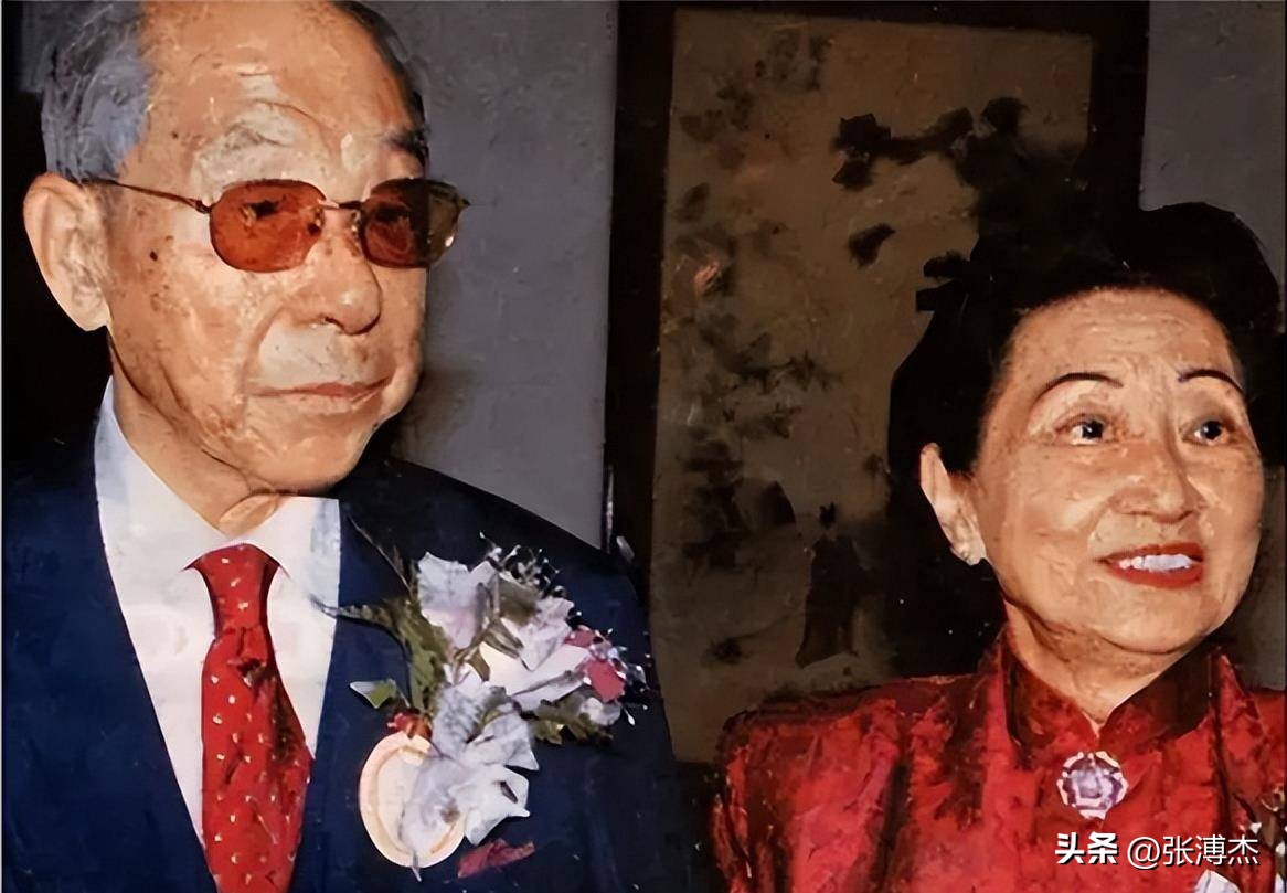 1975年蒋介石临终前，对蒋经国说出不放张学良的原因，张哭笑不得