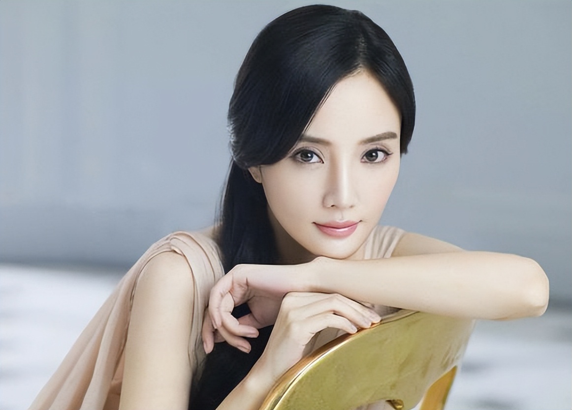 李小璐这两年经历了什么,李小璐能亲手毁掉自己的名气