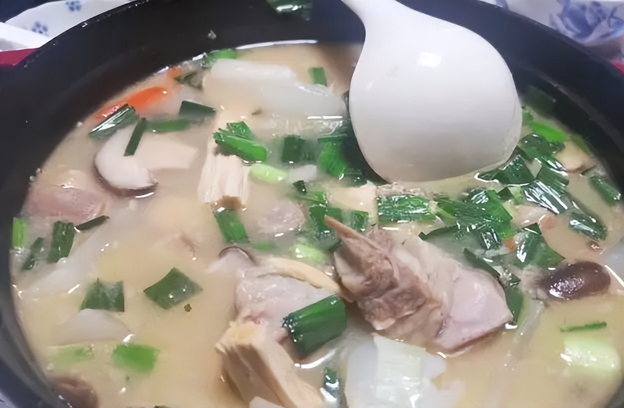 冬季喝什么汤补肾,冬天养生最好来碗健脾补肾汤