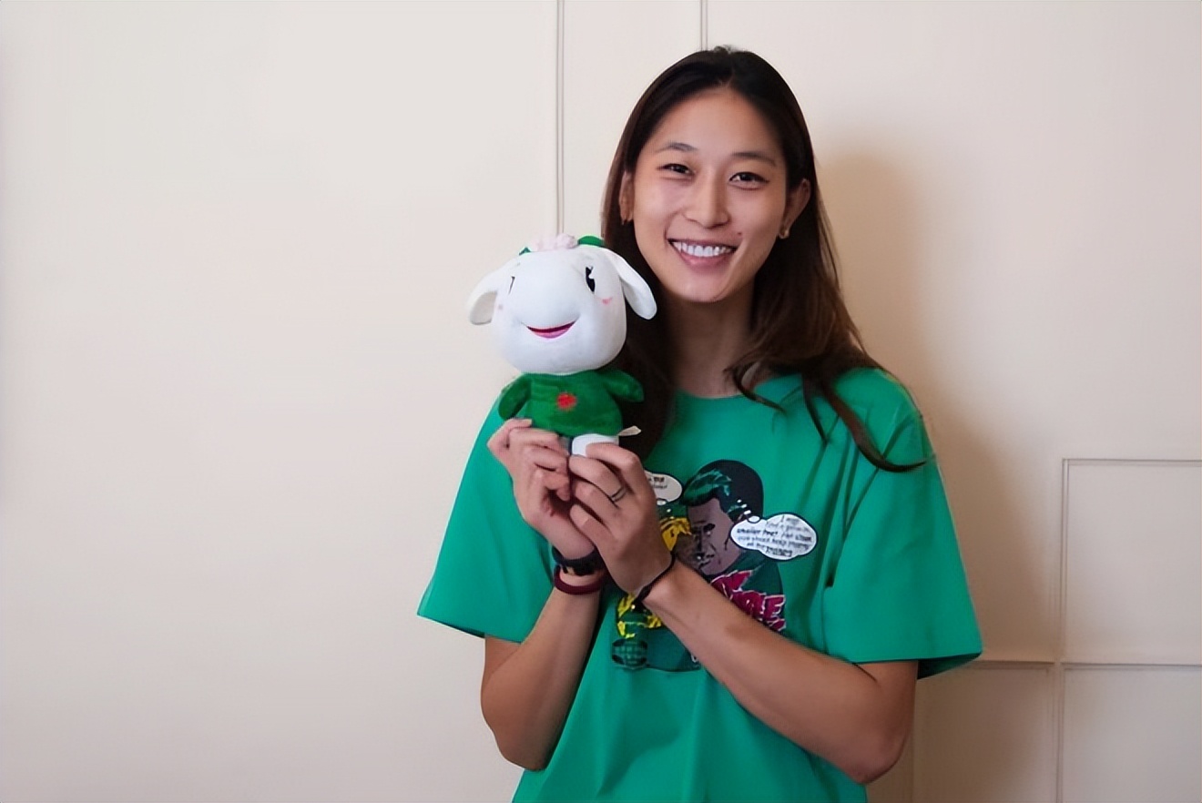 女篮颜值天花板李梦,女篮王思雨成长之路