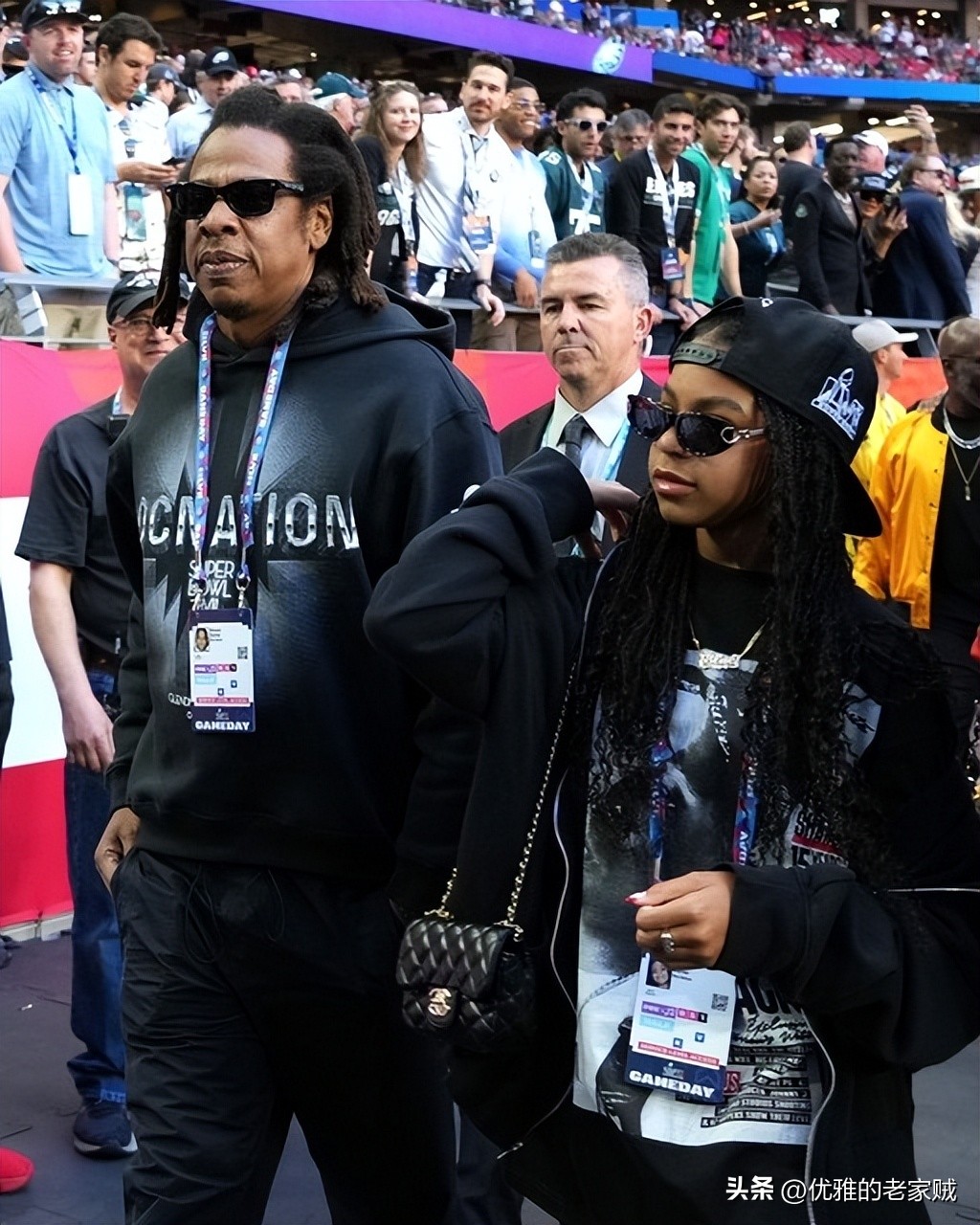 碧昂斯灰色衣服,碧昂斯白色衣服