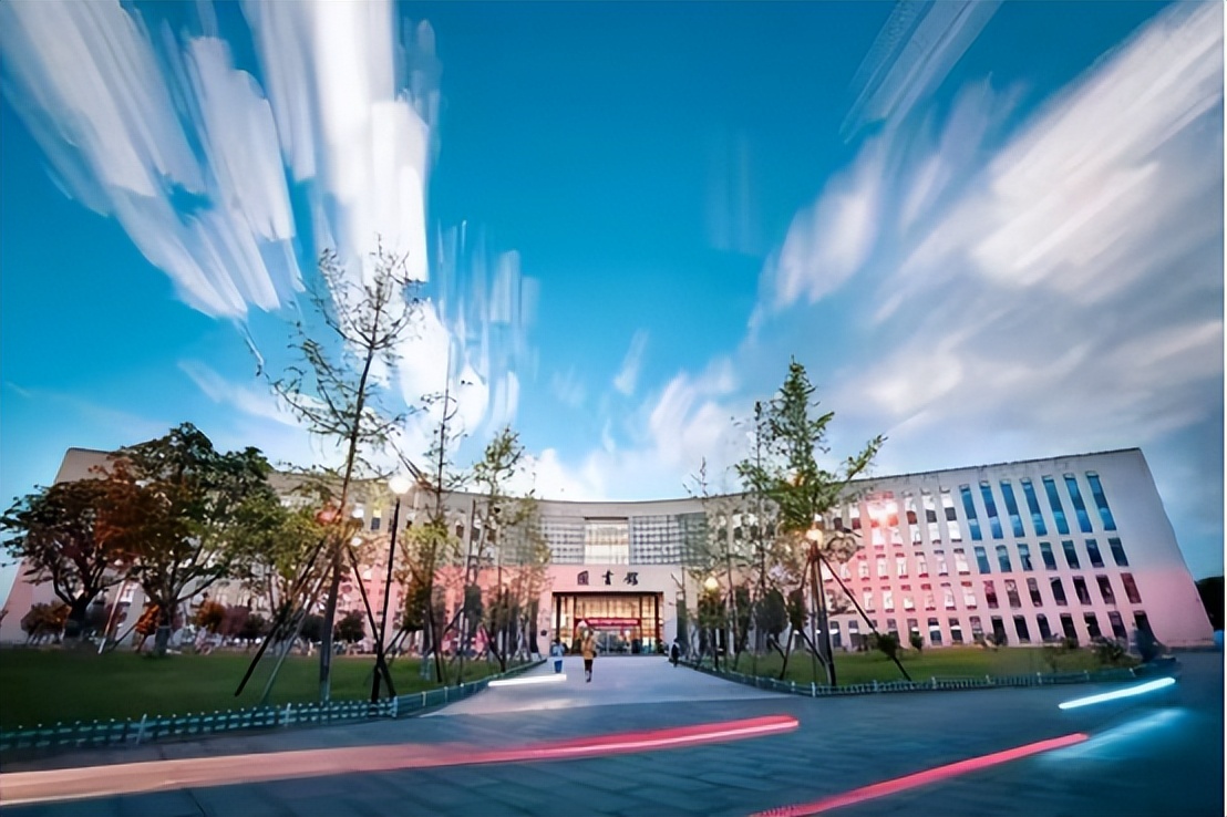 “研”值爆表！四川“女神团”爆火：5人全部上岸名校，来自同一所大学！