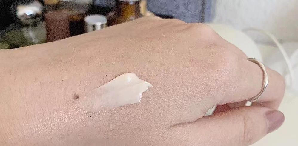 入门级大牌眼霜怎么选?雅诗兰黛预防衰老,兰蔻发光眼霜维稳修护