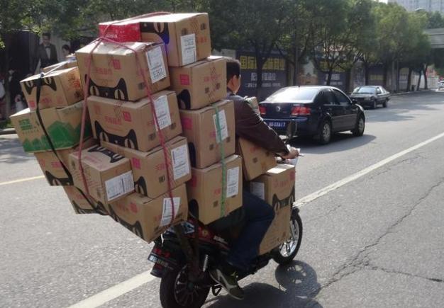 快递公司春节不打烊快递员回应,快递公司过年停运时间安排