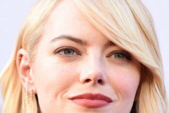 一出道就大方承认整容,出道就被逼着整容