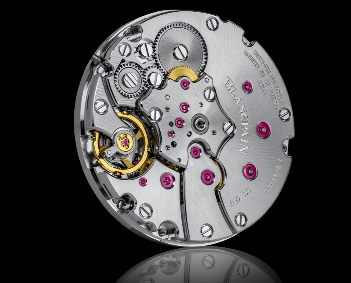 潜水表的发明者,潜水表鼻祖宝珀经典五十噚红金款