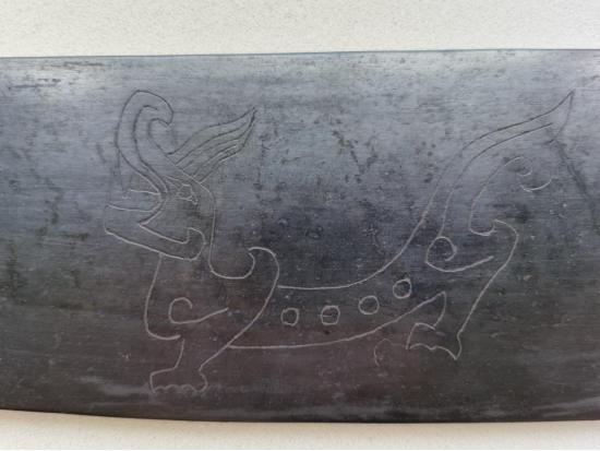 民间收藏的古蜀玉璧图片,馆藏老玉紫水晶玉琮