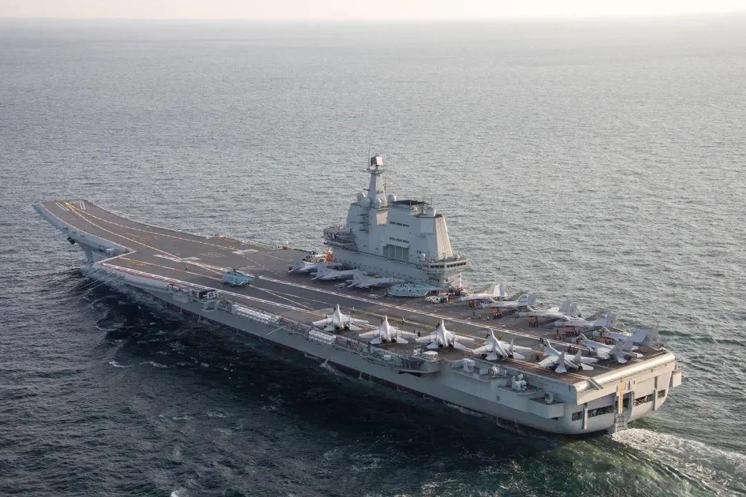山东舰航母编队完成训练,山东舰航母赴南海训练正常安排