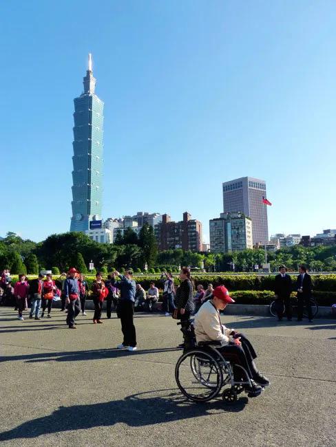 大陆老百姓评价台湾现在的生活,台湾的真实生活水平原来是这样的
