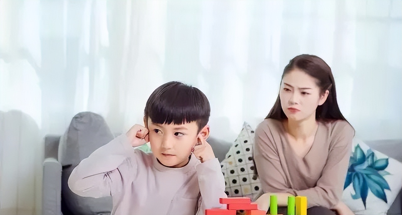 初二叛逆期不和家长沟通怎么办,家长该怎么和叛逆期的男孩沟通