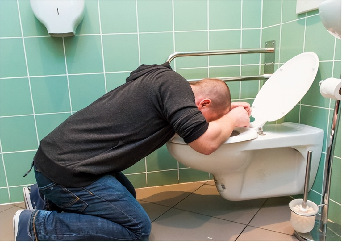 口干口苦要警惕三种疾病,口干口苦要警惕三种病