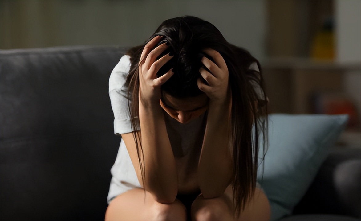 丈夫外出打工,发现妻子其隐私部位异常,妻子:是你表哥强迫我